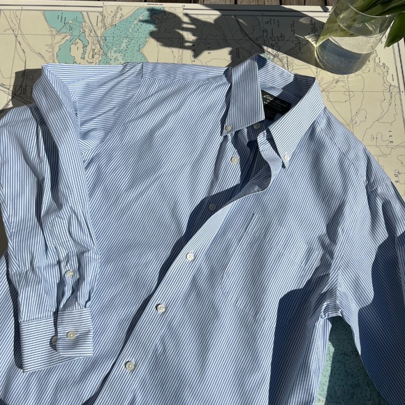 Eddie Bauer Pinstripe Relaxed Fit Wrinkle Resistant Button Up Shirt - Picture 5 of 8